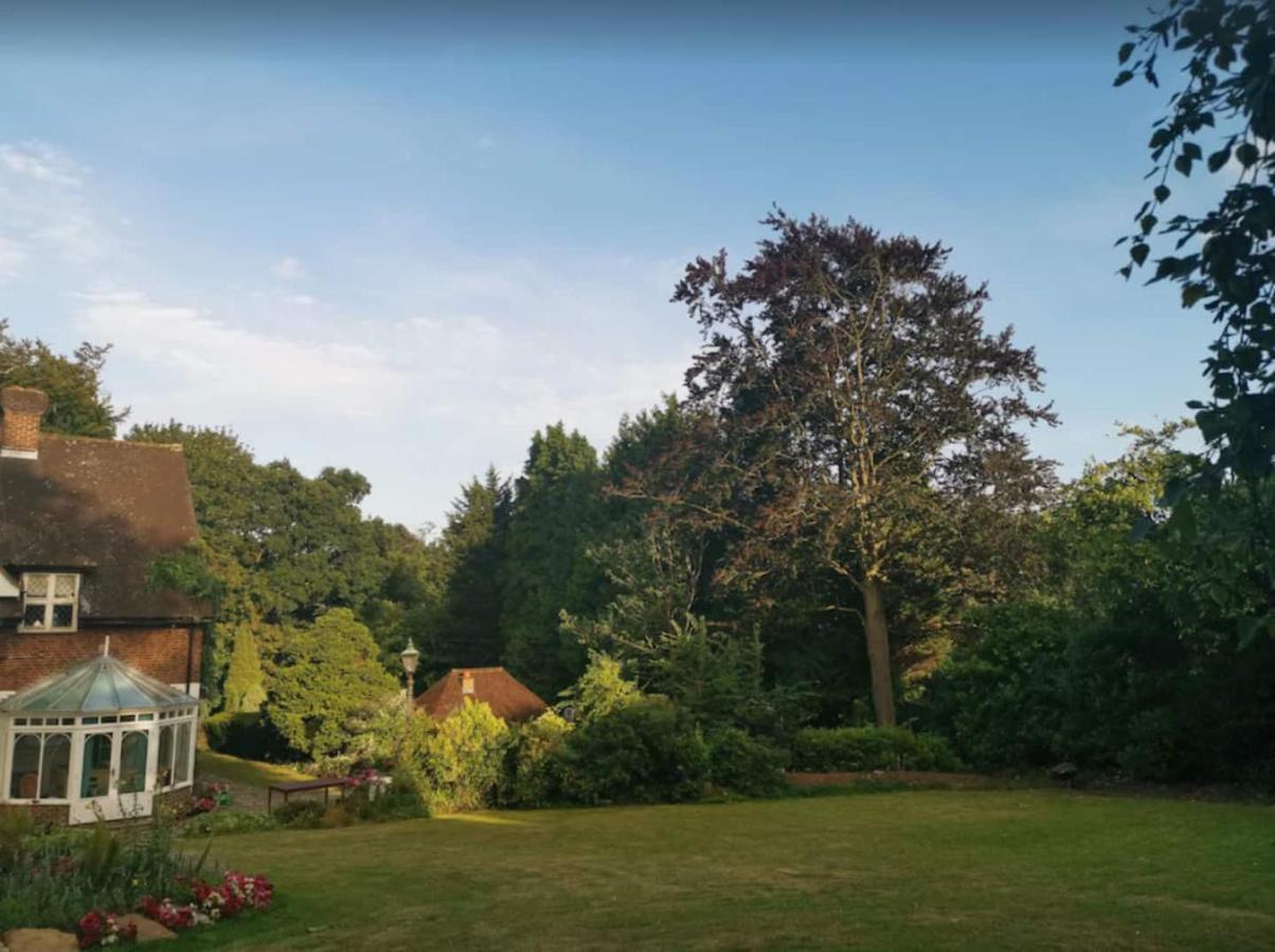 Peaceful Retreat Hideaway Surrey Apartment Ишър Екстериор снимка