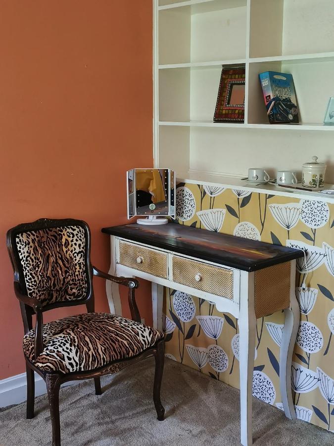 Peaceful Retreat Hideaway Surrey Apartment Ишър Екстериор снимка