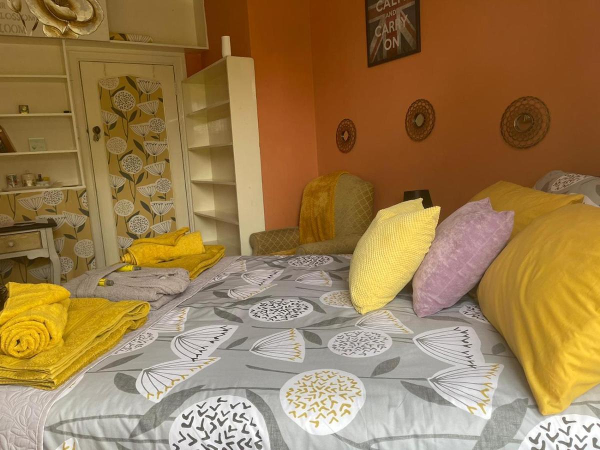 Peaceful Retreat Hideaway Surrey Apartment Ишър Екстериор снимка
